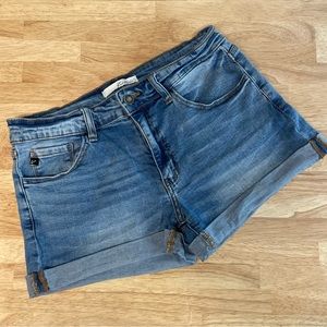 KanCan cuffed denim shorts medium wash size 11/29